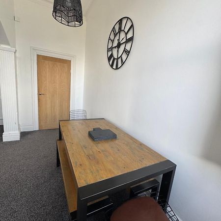 Spacious Victorian Birkdale Apartment With Garden Southport Kültér fotó