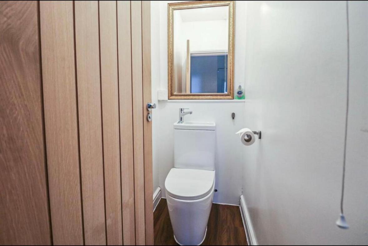 Spacious Victorian Birkdale Apartment With Garden Southport Kültér fotó